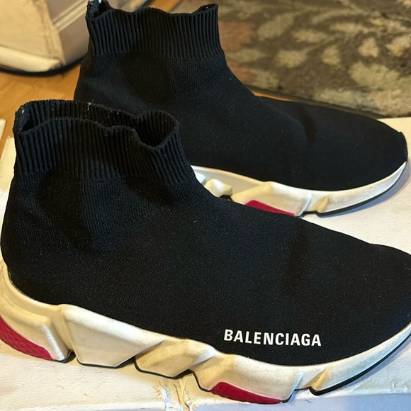 WOMEN’S BALENCIAGA TRAINERS SIZE 37